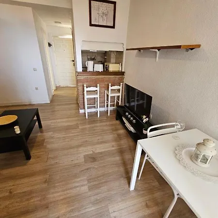 Lägenhetshotell Fantastico Estudio En Benalbeach Con Vistas Al Mar *